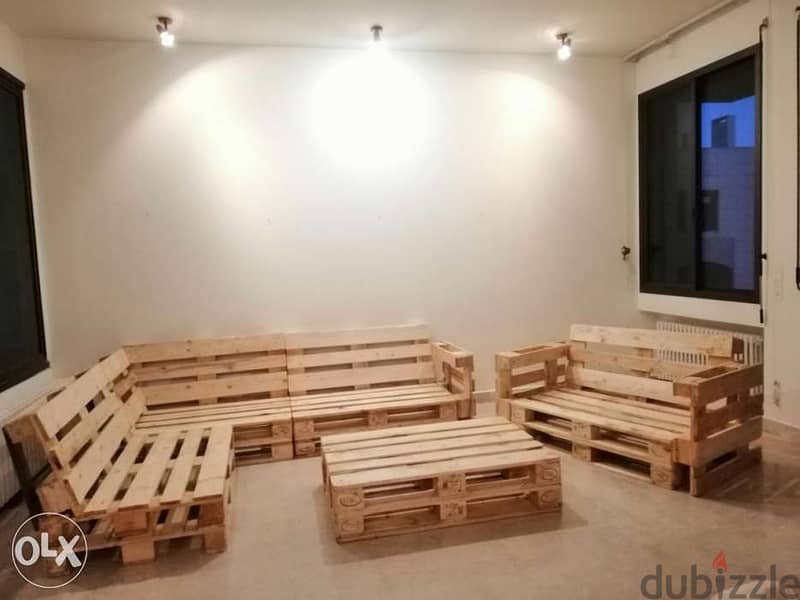 banches pallets indoor set with table جلوس غرفة طبلية 6