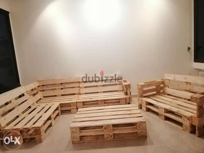 banches pallets indoor set with table جلوس غرفة طبلية 7