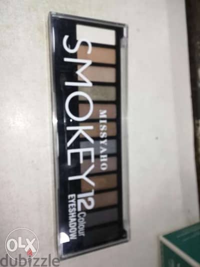 Smokey eyeshadow