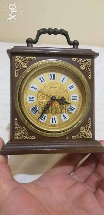 antique manual winding table clock 2