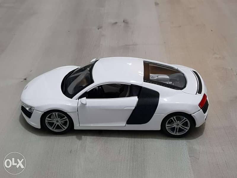 1/18 Maisto Audi R8 Diecast Model car 1