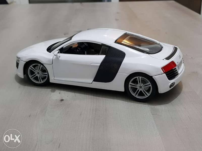 1/18 Maisto Audi R8 Diecast Model car 2