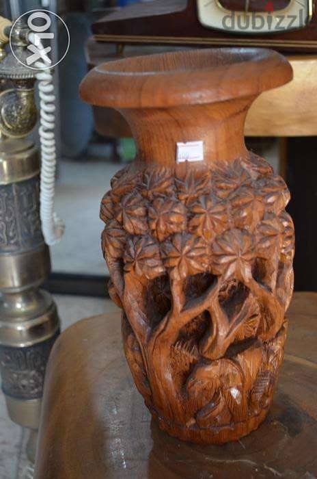 vase solid wood engraved 2