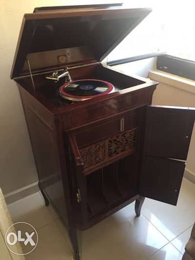 phonograph 700$