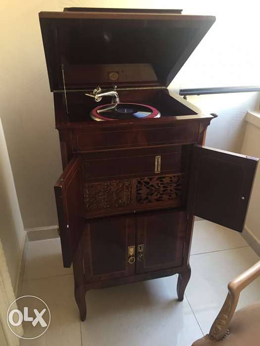 phonograph 700$ 2