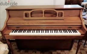 Piano بيانو خشب سنديان رائع جدا صناعة شركة شومان ٣ دعسات شبه مستعمل 0