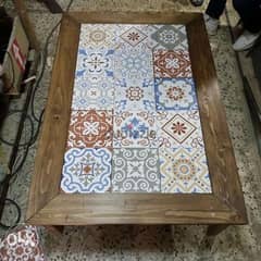Wood vintage table tile on the top طاولة وسط وجه بلاط
