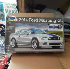 '14 Ford Mustang GT Plastic Model Kit 1:25.