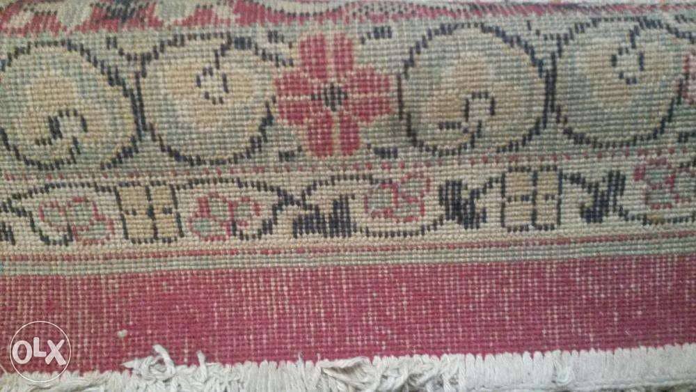 carpet good condition 4/3 metres 3