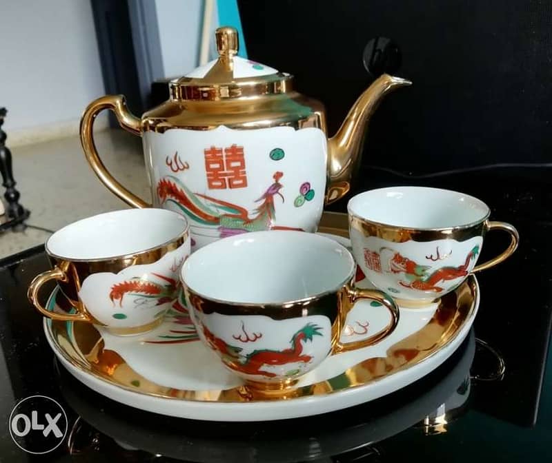 Vintage Chinese porcelain - gold--dragon & Phoenix tea set 1