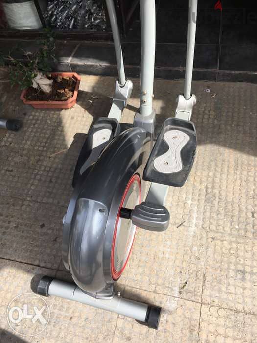 elliptical heavy duty like new very good quality 3