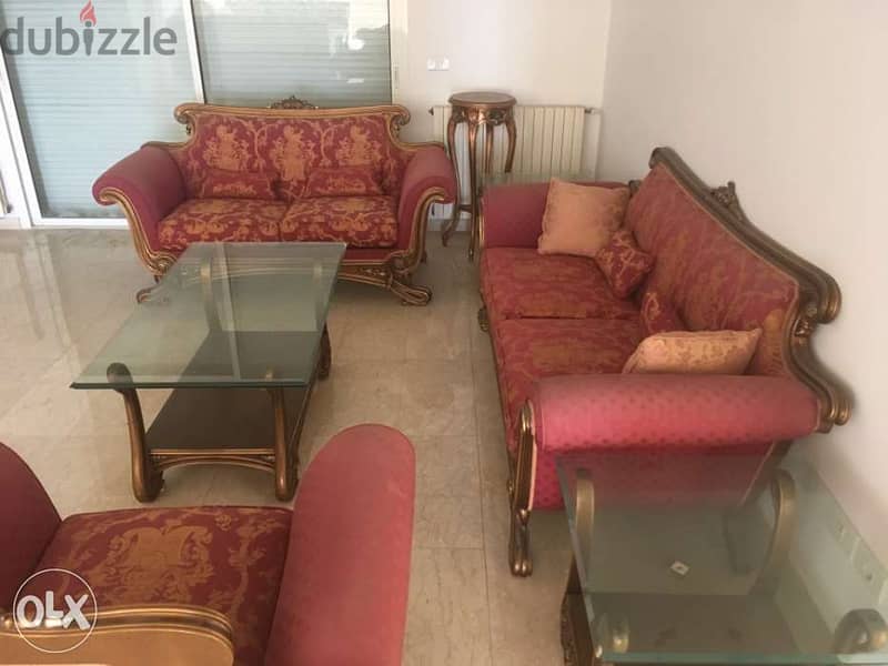 Salon Complete: 8 pieces, Sofas, tables. very good condition. 4