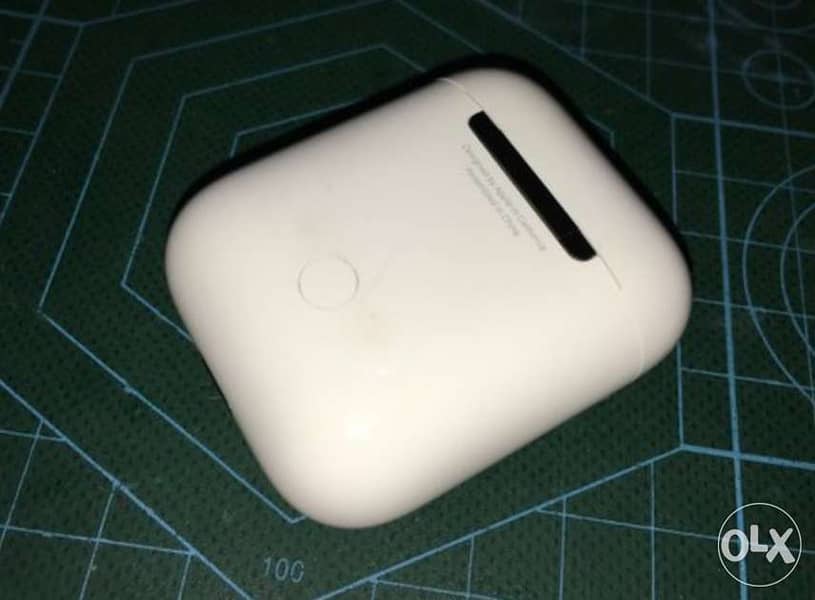 Airpods charging case 0