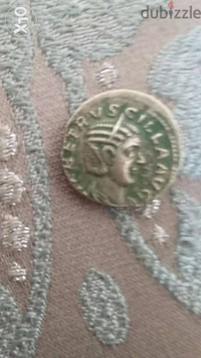 Roman Coin Queen Salonina Daughter of Valiran I y 253 A. D. 0