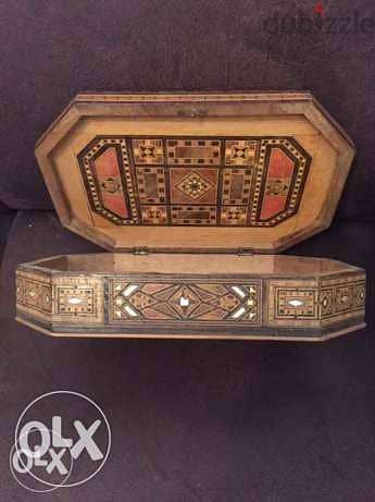 Precious Old wooden box 34 x 23 cm علبة خشب قديمة تراثية وثمينة 1