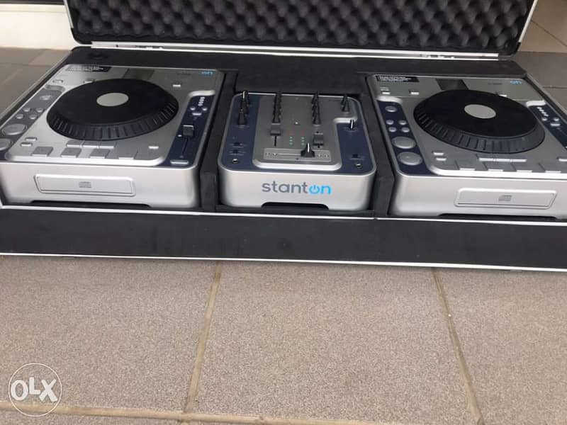 Stanton PRO DIGIPaCK 2 CD players w mixer w case 1