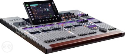 Behringer Wing , 48-Channel, 28-Bus Full Stereo Digital Mixing Console