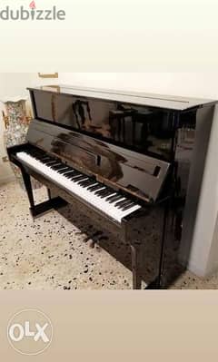 Piano like new very good condition بيانو ٣بيدال للعذف مكفول صوت نقي