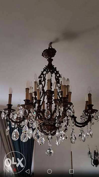 Chandelier ترية ثرية برونز وكرستال فرنسي حجم كبير مميزة في غاية الجمال