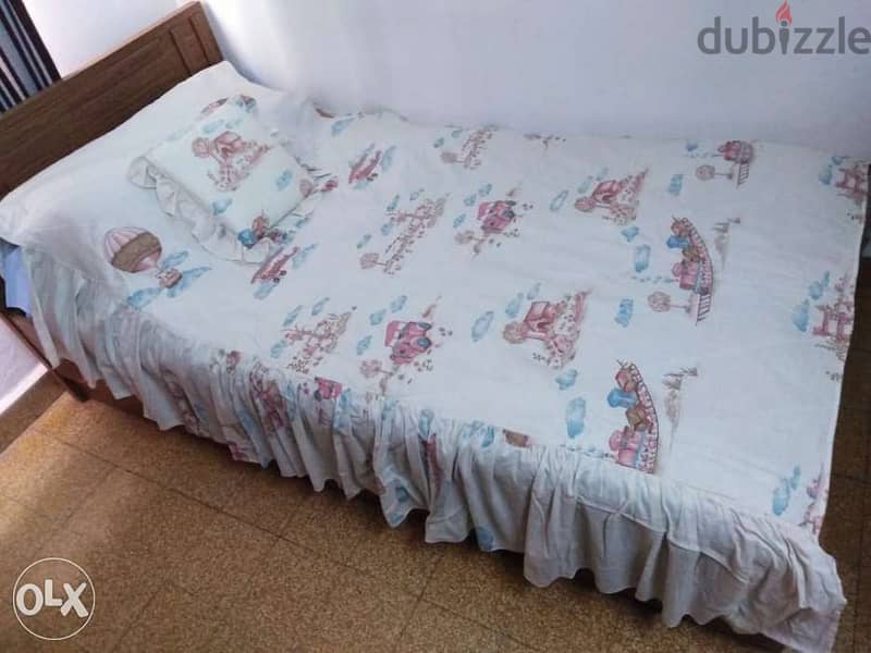 Bed covers+curtains for sale. 1