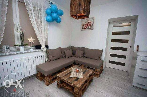 غرفة جلوس طبالي مع فرش indore pallet set with table and pillow 0