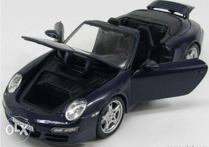 Porsche Carrera S Cabriolet diecast car model 1:18. 5