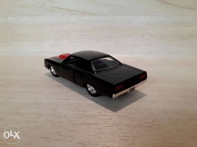 '70 Plymouth Road Runner diecast car model 1:32. 3