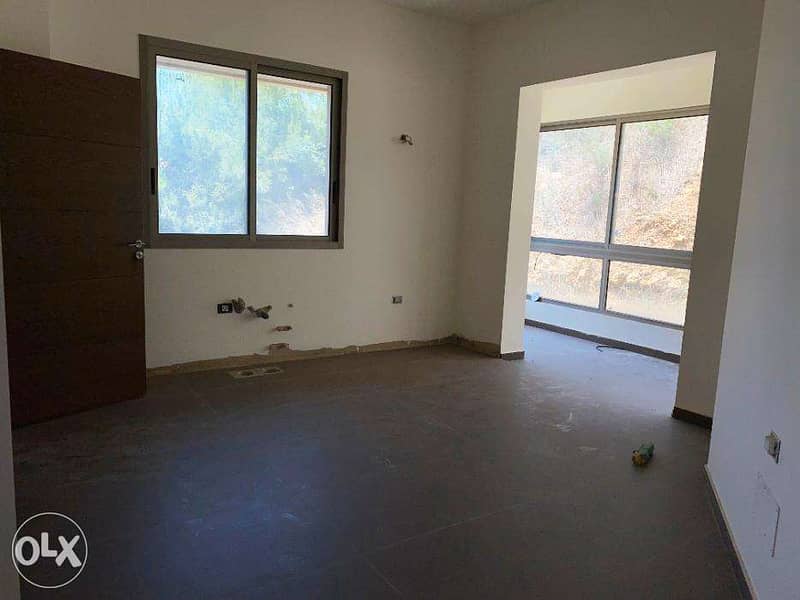 265 SQM Apartment in Beit El Chaar/Mtayleb, Metn with a Partial View 2