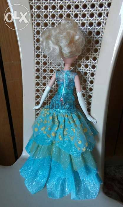 Princess CINDERELLA Disney made from Hasbro like new dressed doll=15$ 2