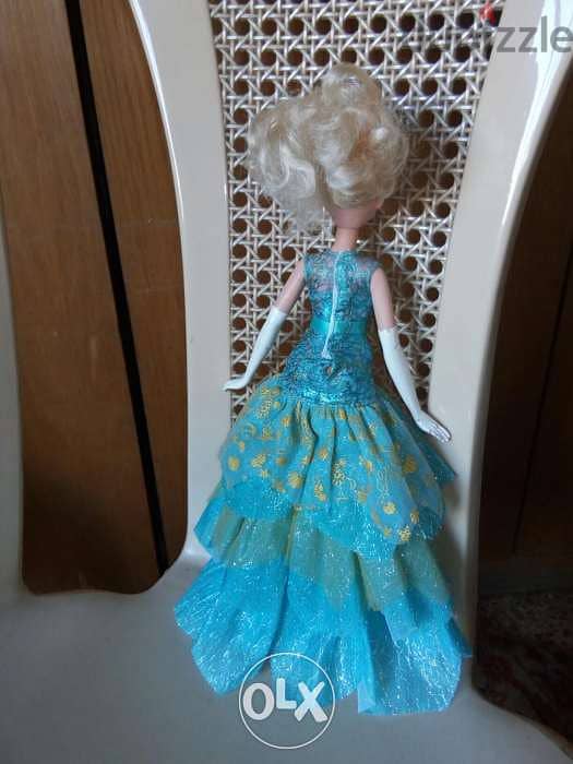 Princess CINDERELLA Disney made from Hasbro like new dressed doll=15$ 3