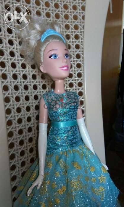 Princess CINDERELLA Disney made from Hasbro like new dressed doll=15$ 4