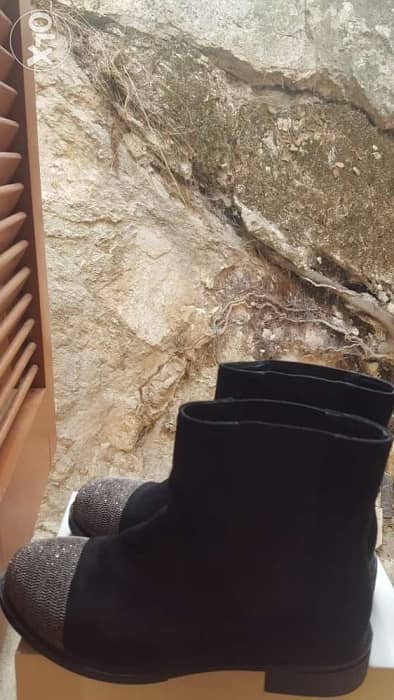 Black suede ankle boots 41 بوط شاموا 1