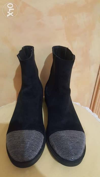 Black suede ankle boots 41 بوط شاموا 6