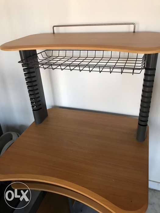 Computer Desk طاولة كمبيوتر 2