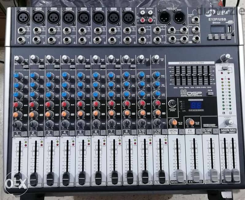 mixer powered 800w,12 channel with usb play,new in box not used 0