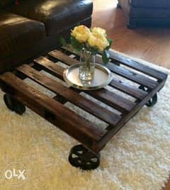 Steel and wood coffe pallet table