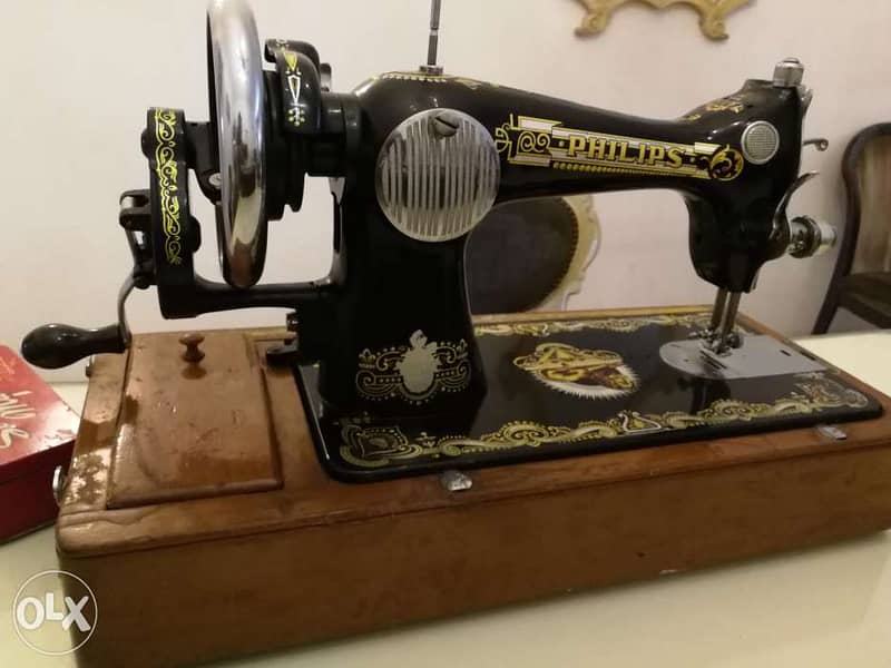Antique Philips sewing machineمكنة خياطة 1