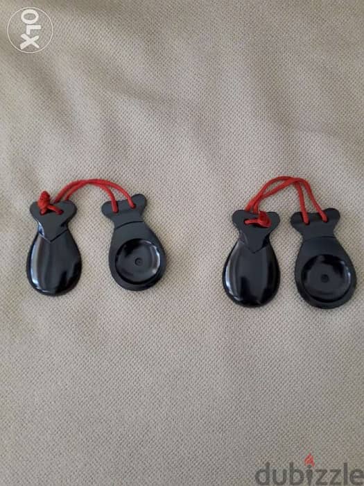 2 pairs Castanets 0