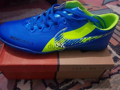 Football shoes size 45