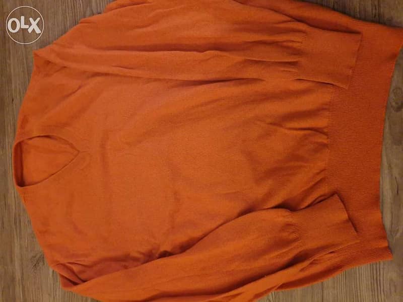 Pure wool sweater, like new,size L 0