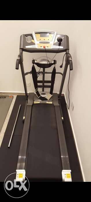 Like New Treadmill used only few times 12 programe manual 3 incline 2
