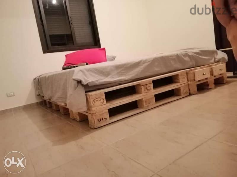 تخت مجوز مع ٣ جوارير طبالي خشي wood creative palett bed with 3 trays 2