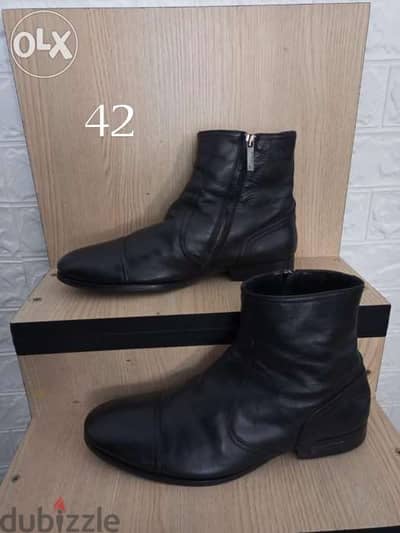 Black shoes size 42