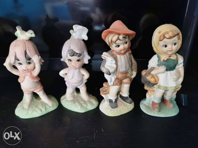 Vintage miniature statues 1