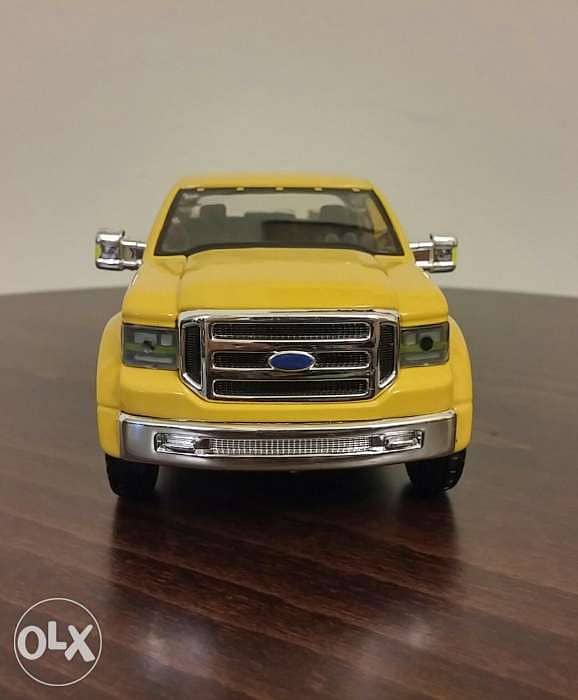 Ford F-350 Super Duty diecast car model 1:24. 6