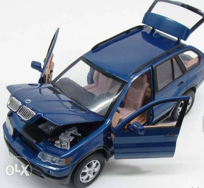 BMW X5 diecast car model 1:18. 4