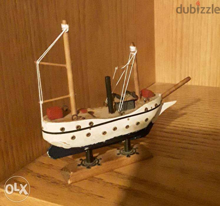 Miniature vintage wooden boat model 3