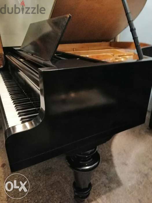Baby grand piano vienna very good condition tuning warranty 6