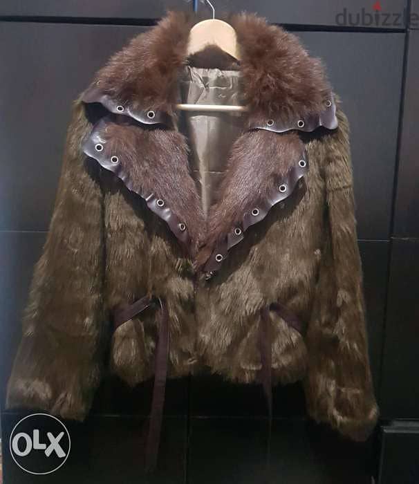 Female brown jacket 0