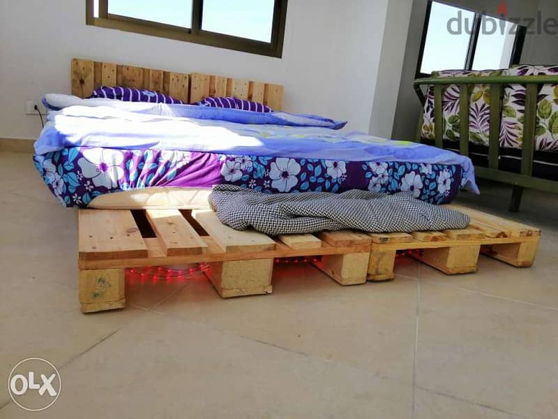 Floor wood Pallet bed decoration تخت ارض طبالي خشب 4